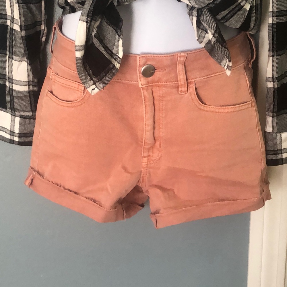 American eagle Stretchy salmon color shorts